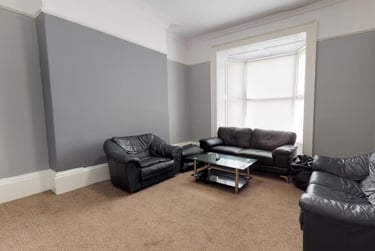 5 bed house, Hill Park Crescent, Greenbank, Plymouth, PL48JW - Image 1